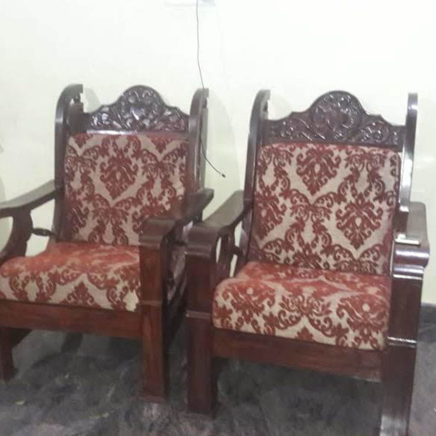 img-1559102435623