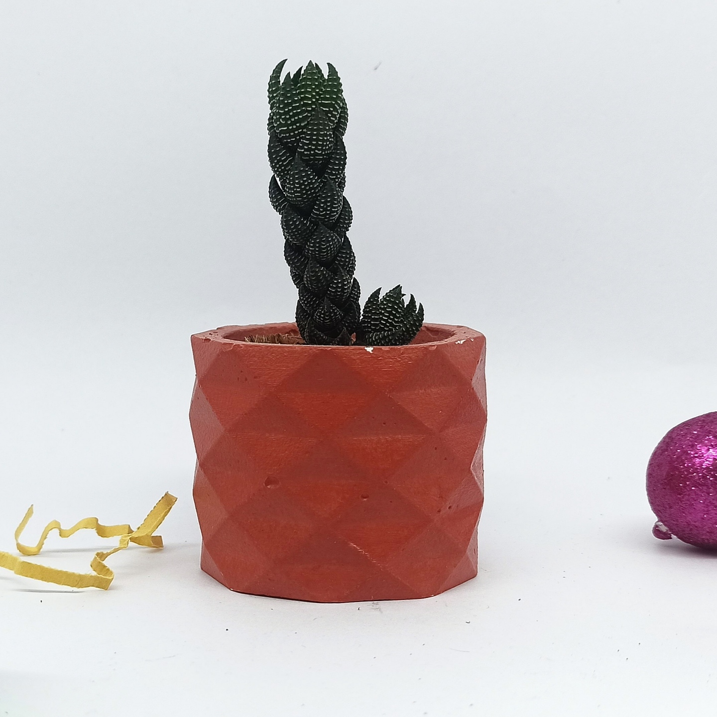 GB Polygon Cylinder Planter - Terracotta