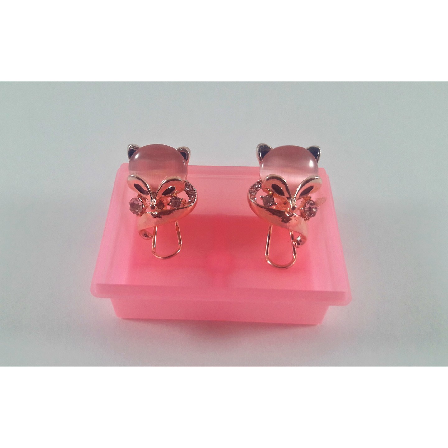 Trendy Teddy tops earring for Girls and women, / Pink semi-stone earring for girls.