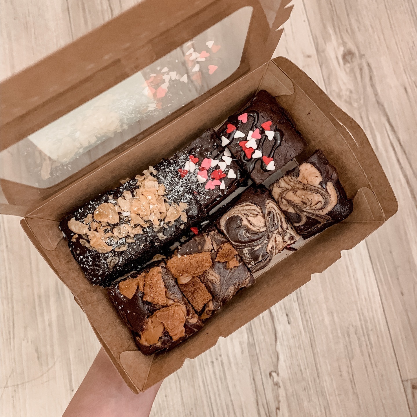Exclusive Assorted Brownie Box 8pcs