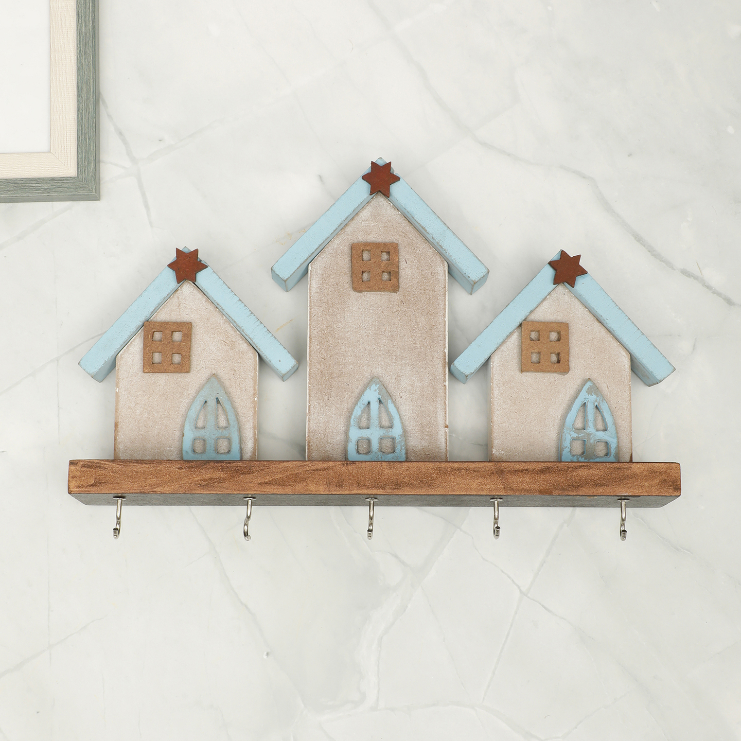 Wooden Hut Key Hanger – Rustic Charm Meets Practicality