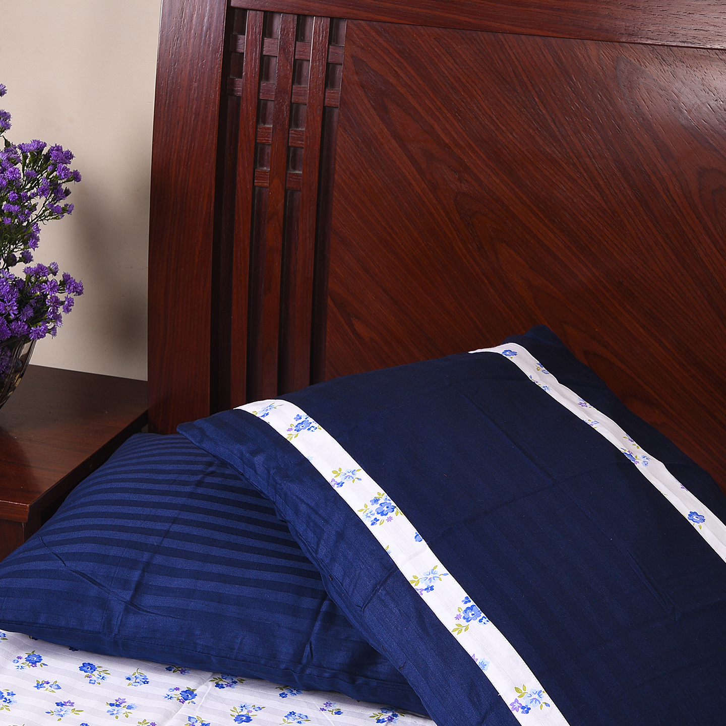 B-Sheets| 100% Cotton Sateen Double Queen Size Fitted Sheet + 2 Nos. Coordinated Designer Pillow Covers| Blue Flowers