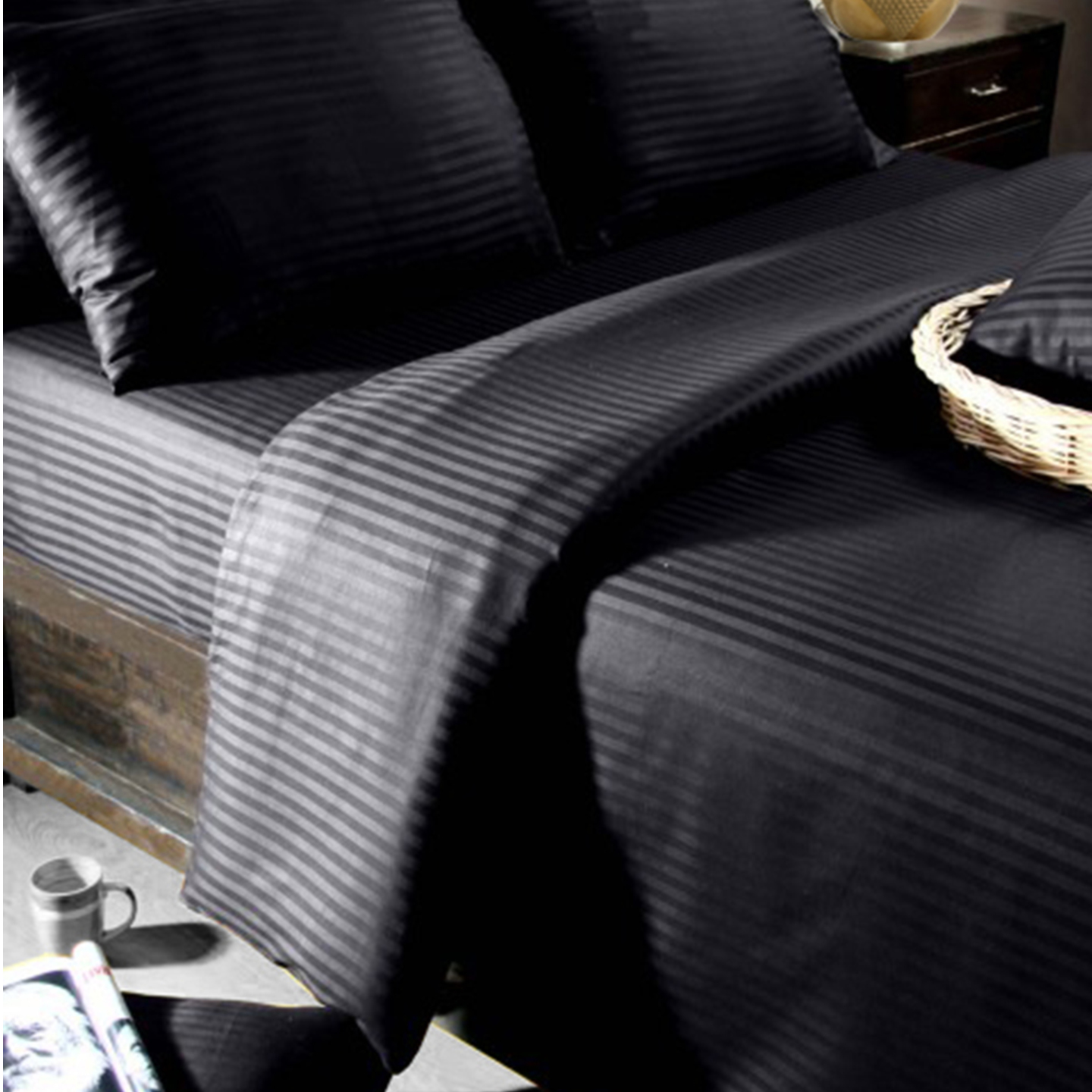Midnight Black - 100% Cotton - 330 Thread Count - Sateen Fitted Sheet - Queen Size 