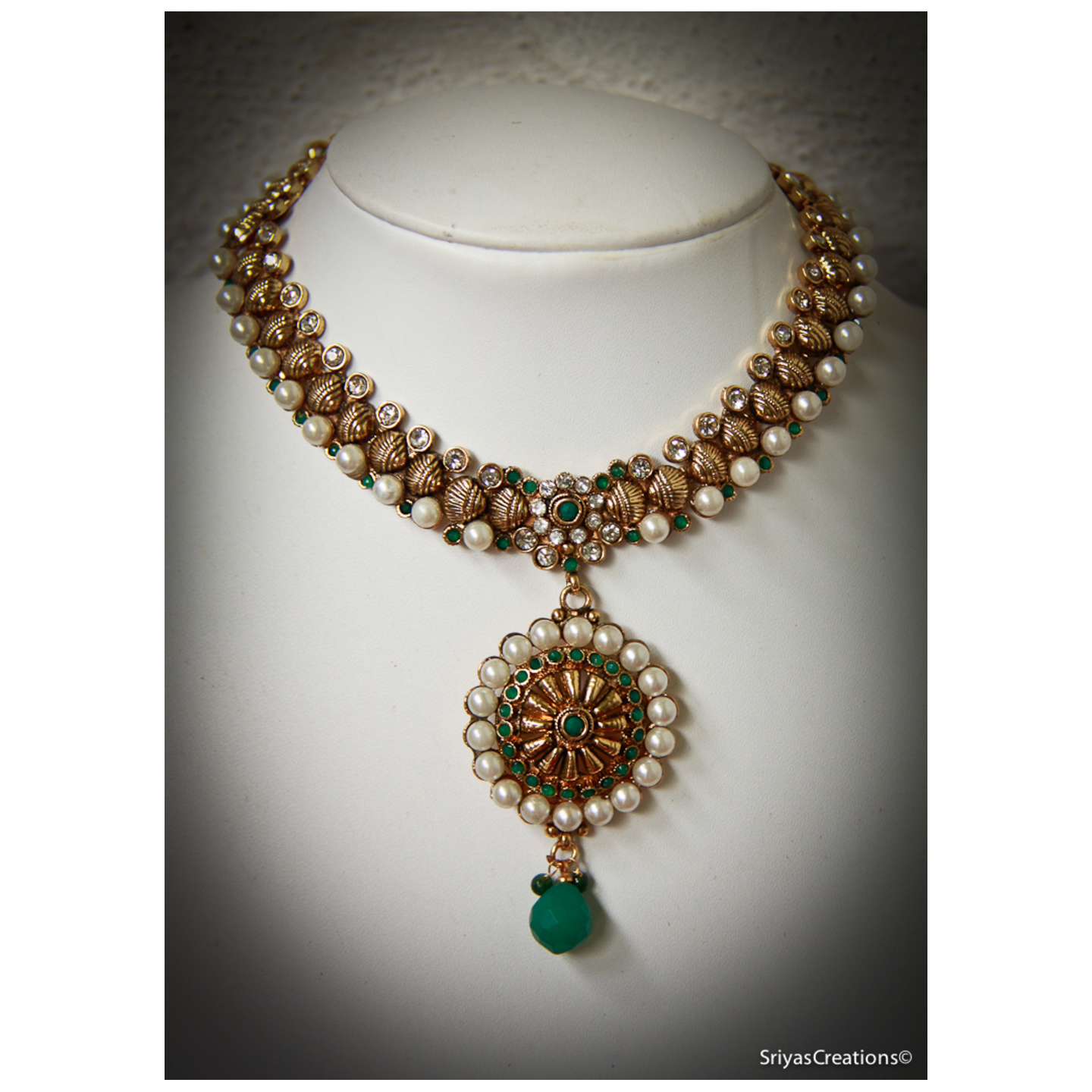 Green Round Necklace