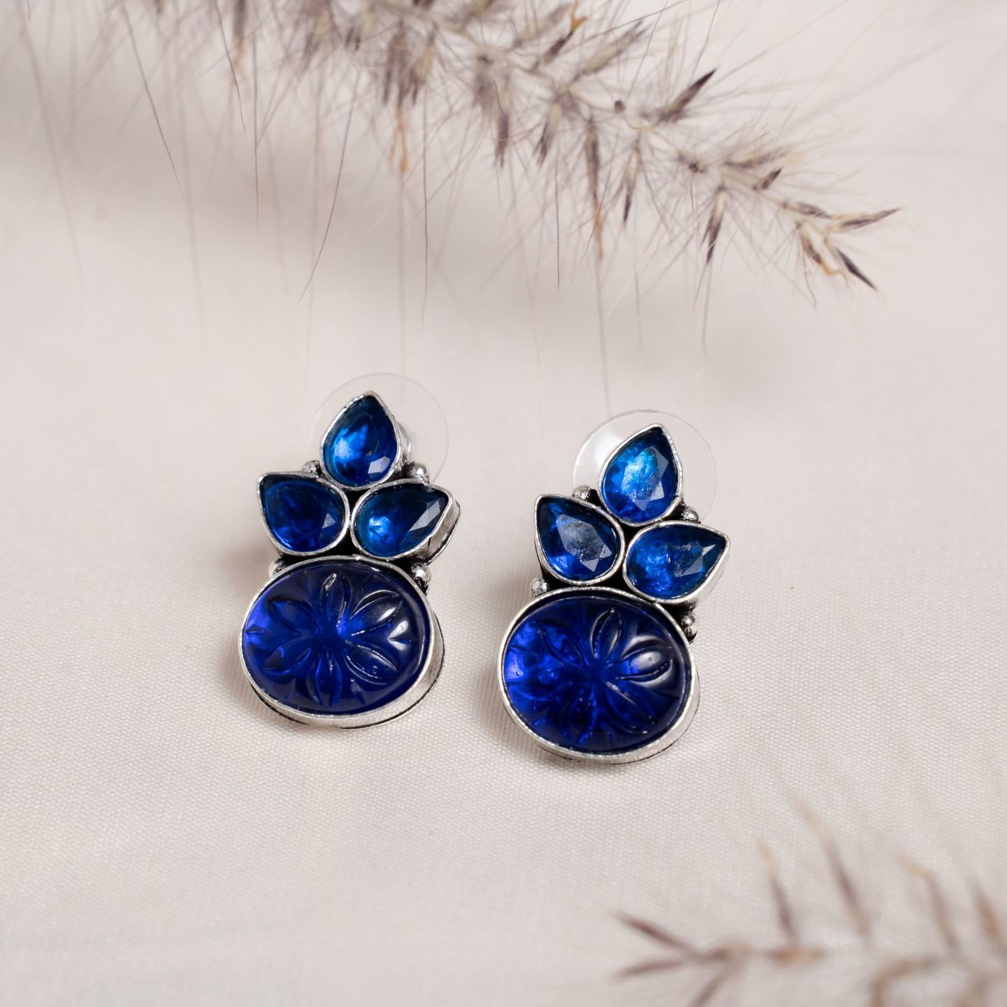 Navy Blue Round & Leaf shaped Stud
