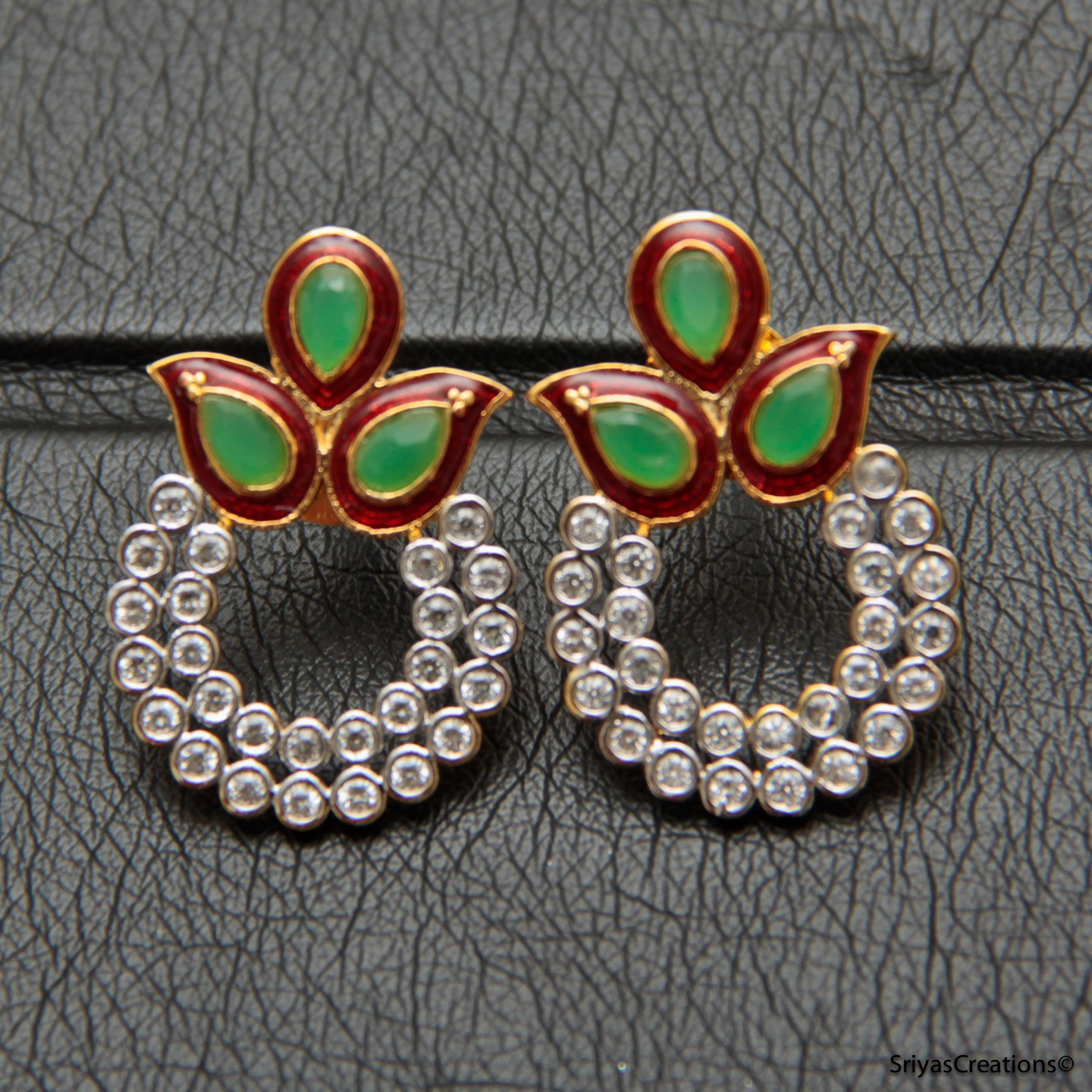 Red Green Leaf Circle