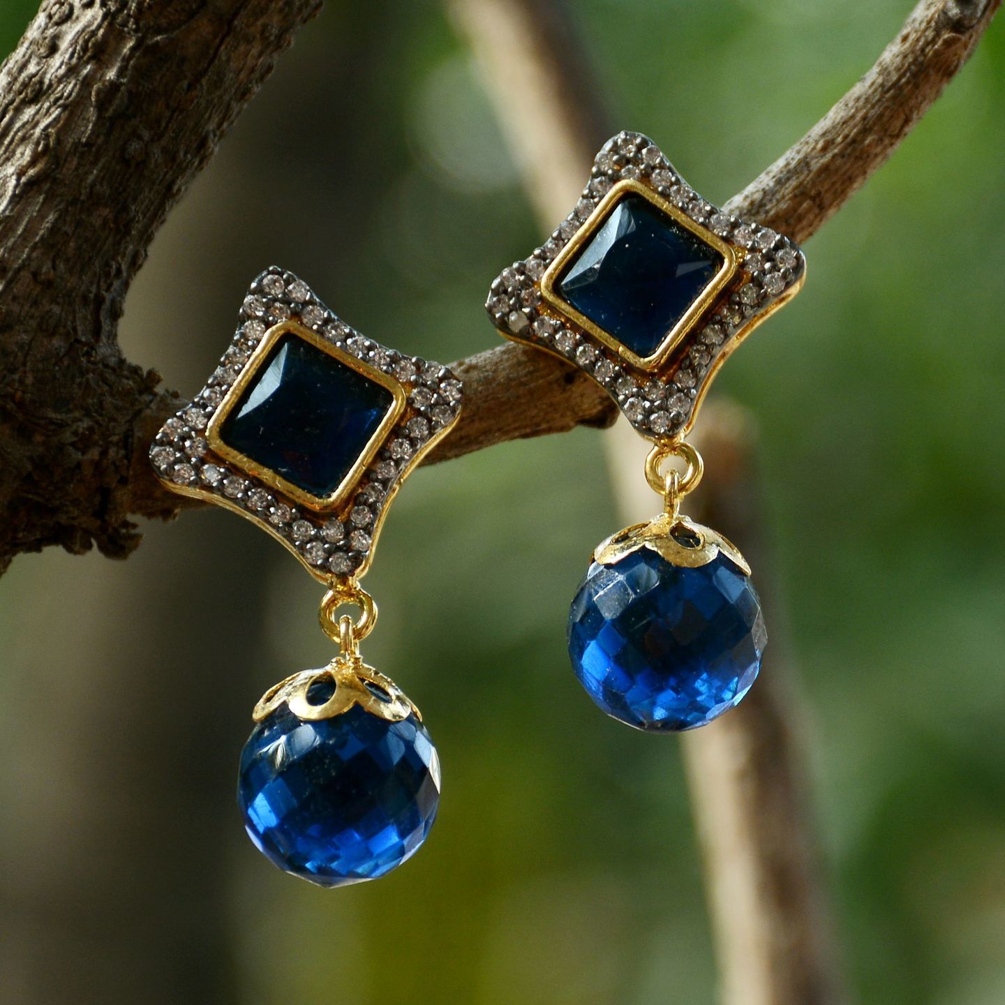Blue Square AD Round Dangler