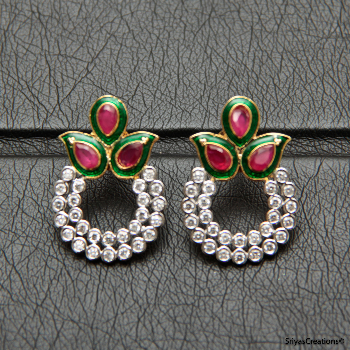 Green Pinkish Leaf Circle