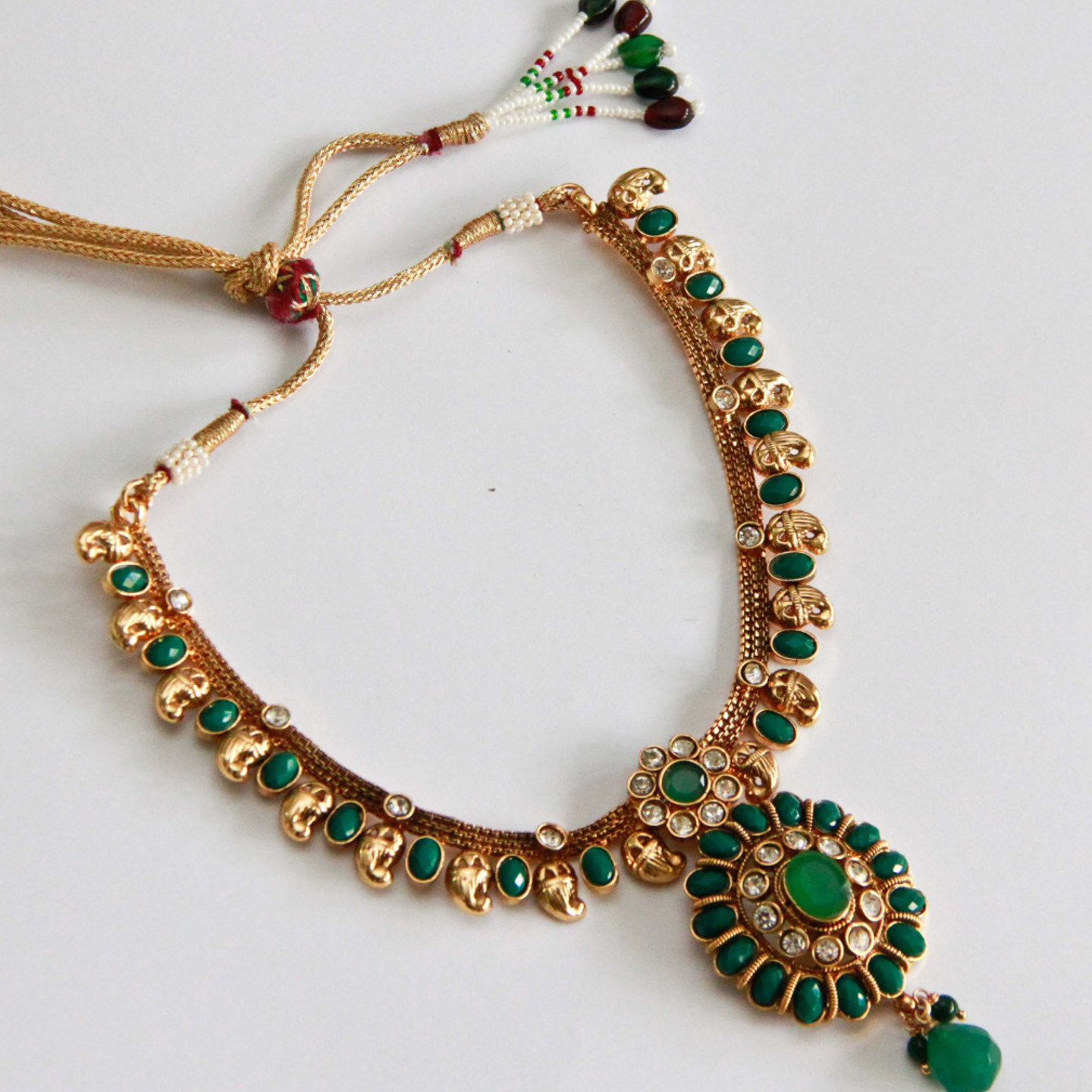 Elegant Green Oval Necklace Set