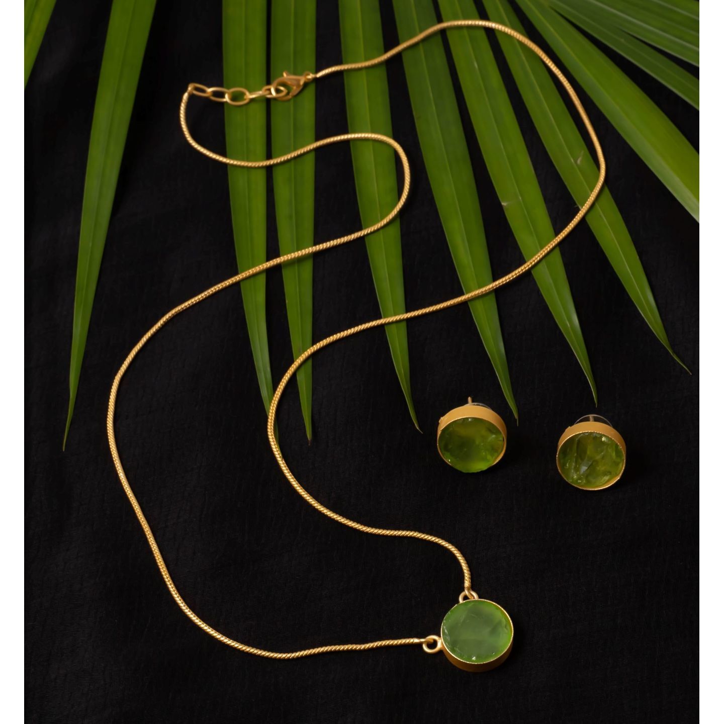 Lemon Green old Tone Pendant Stud Set