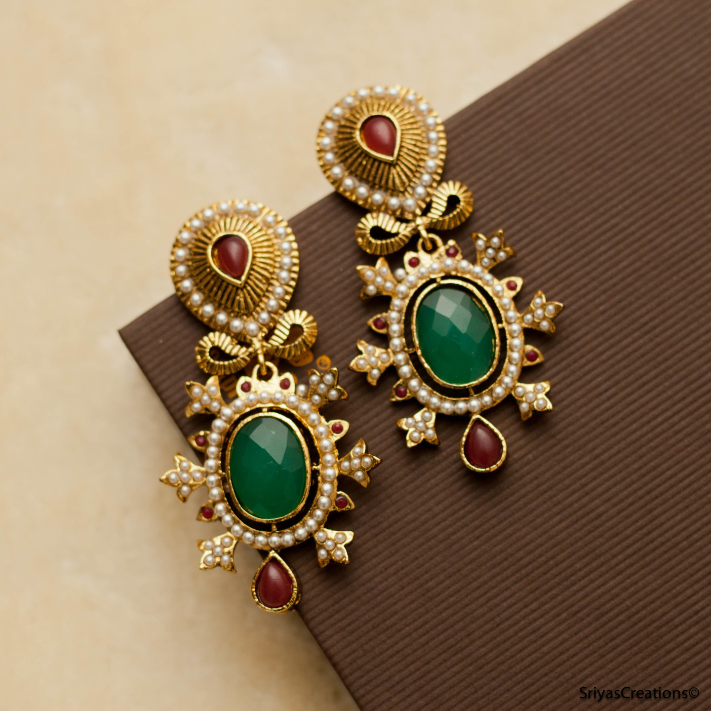 Red Drop Green Oval 