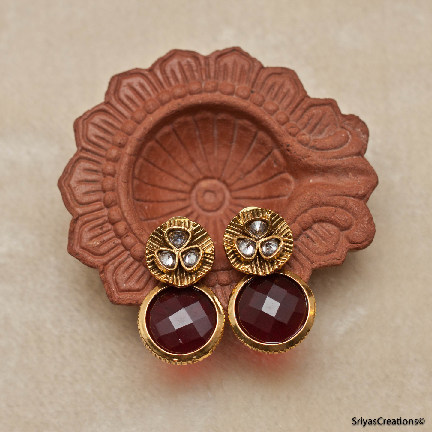 Kundan Top Red Round Stud 