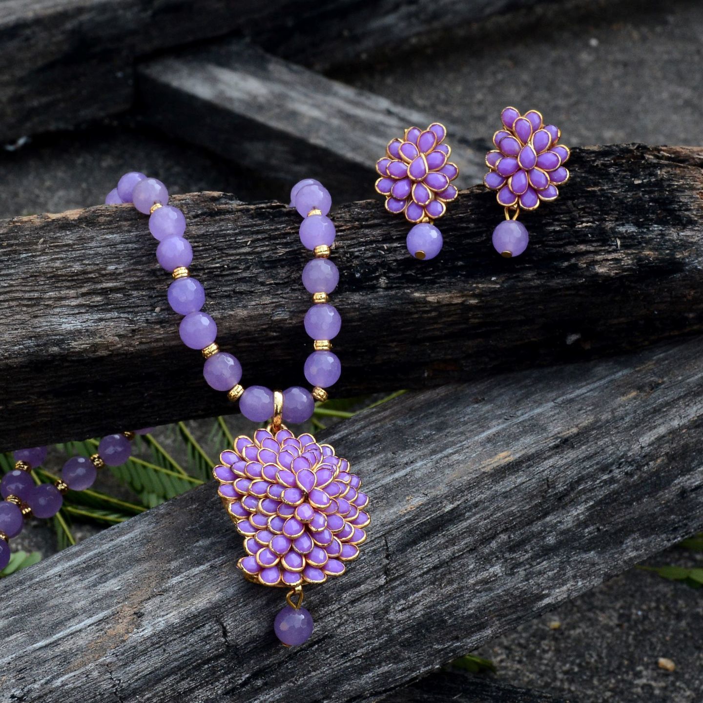 Lilac Floral Mango Pachi Handmade Necklace Set