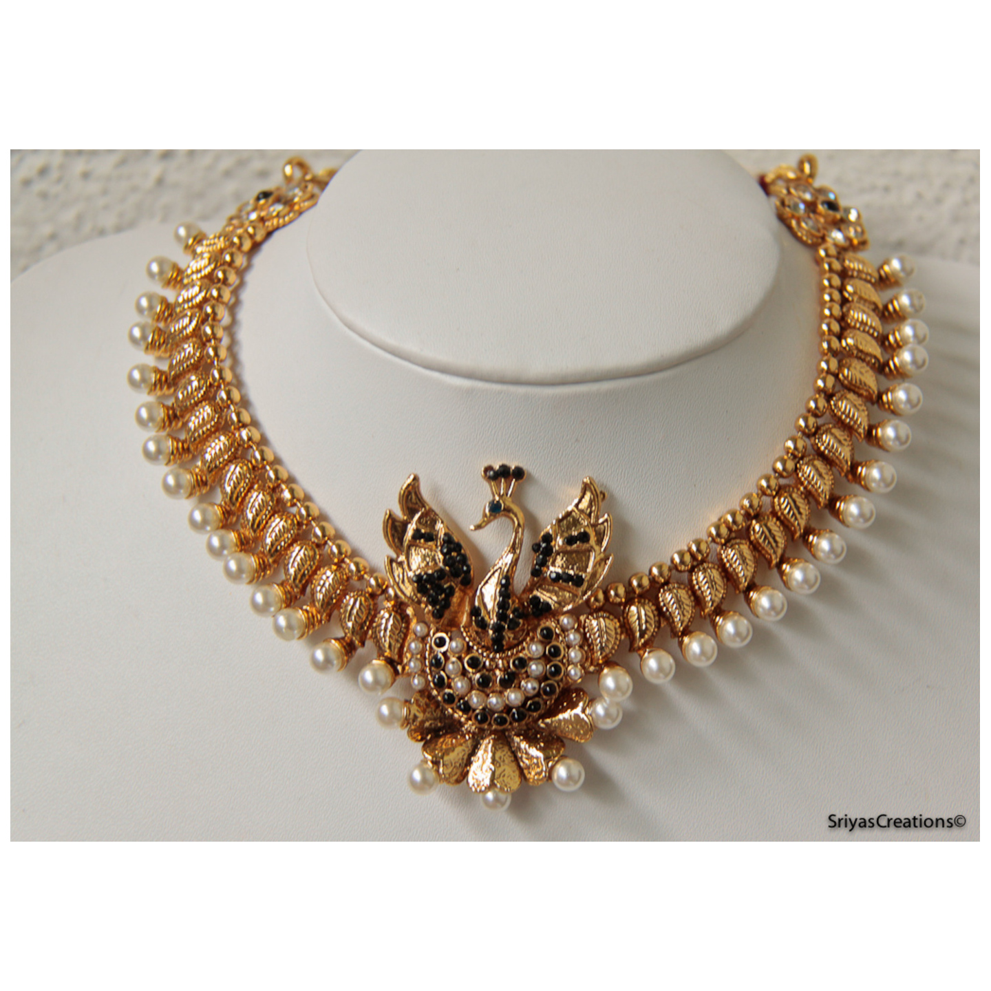 Peacock Pendant Necklace Set - Black
