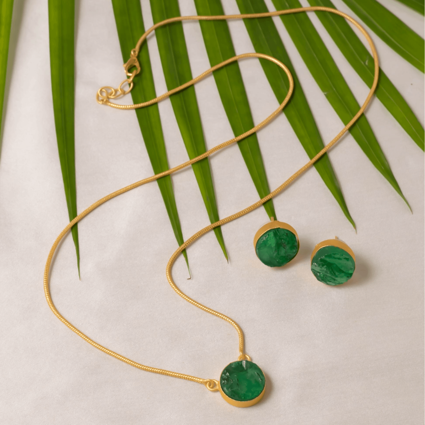 Leaf Green Druzy Gold Tone Pendant Stud Set