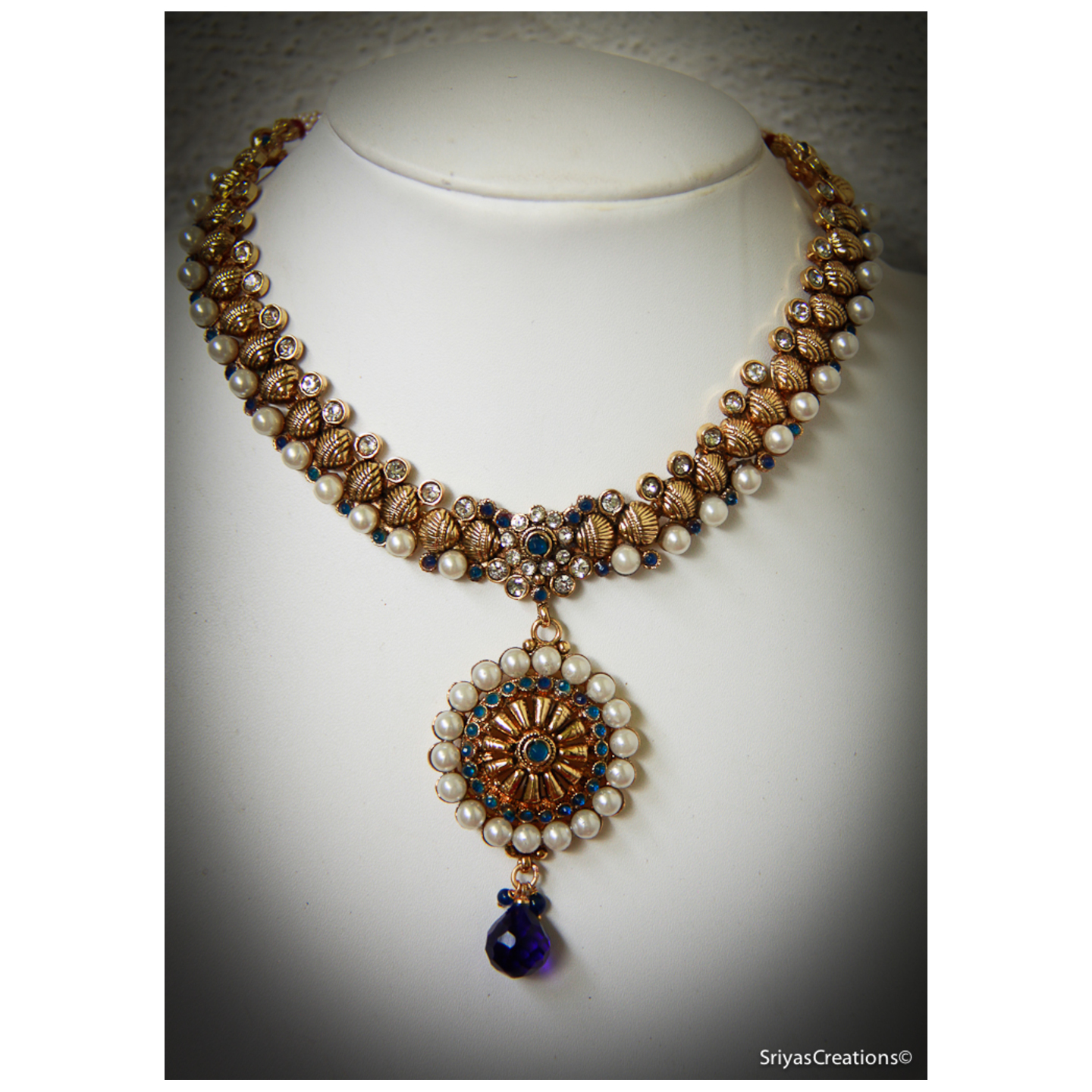 Navy Blue Round Necklace