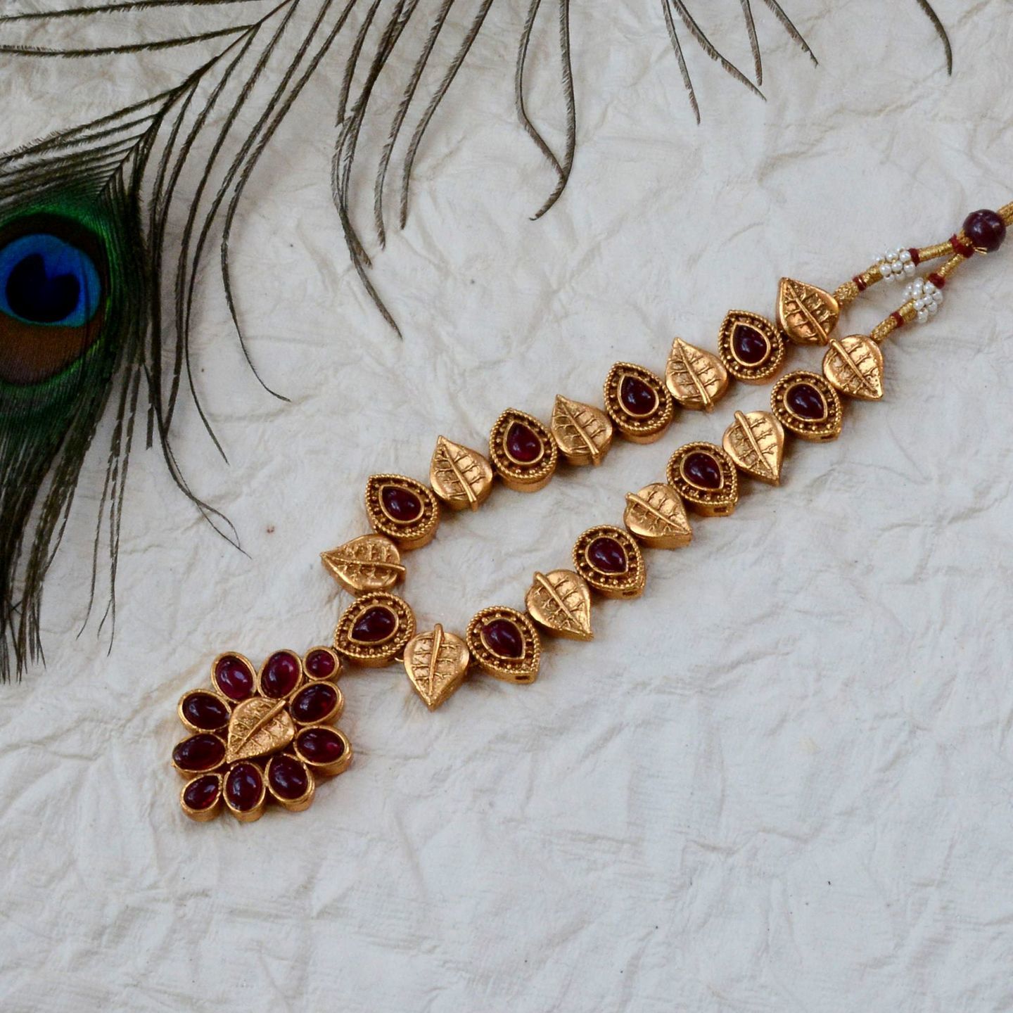 Red Leaf & Stone Designed Necklace & Floral Designed Pendant Necklace Set