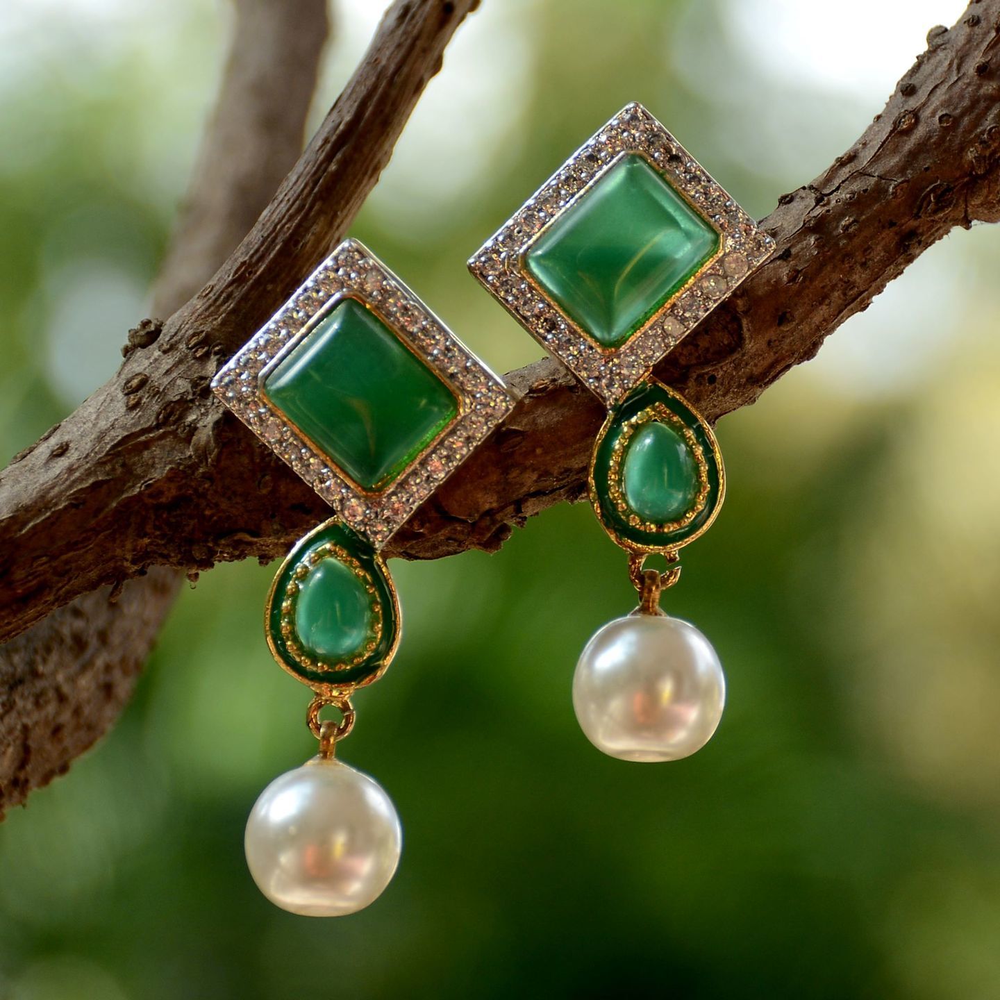 Green Square AD Pearl Drop