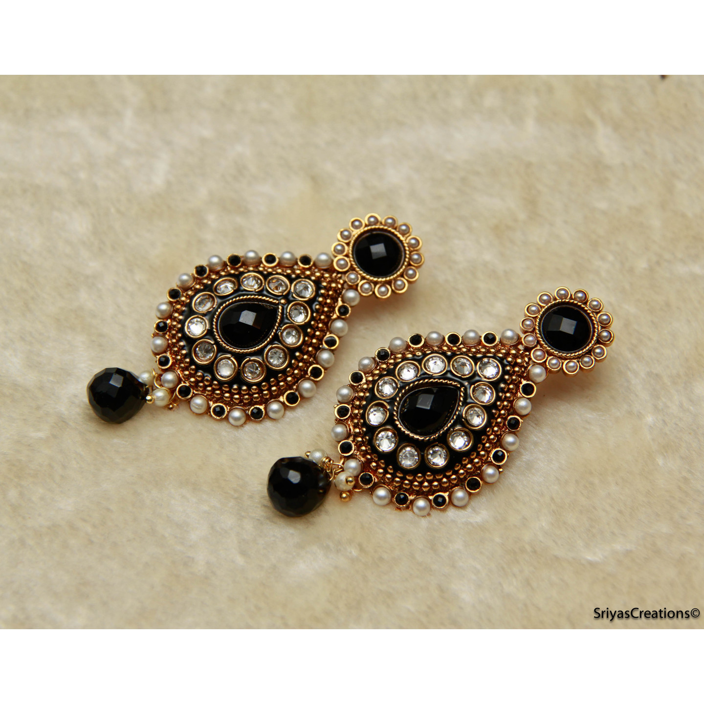 Black Round & Drop Dangler