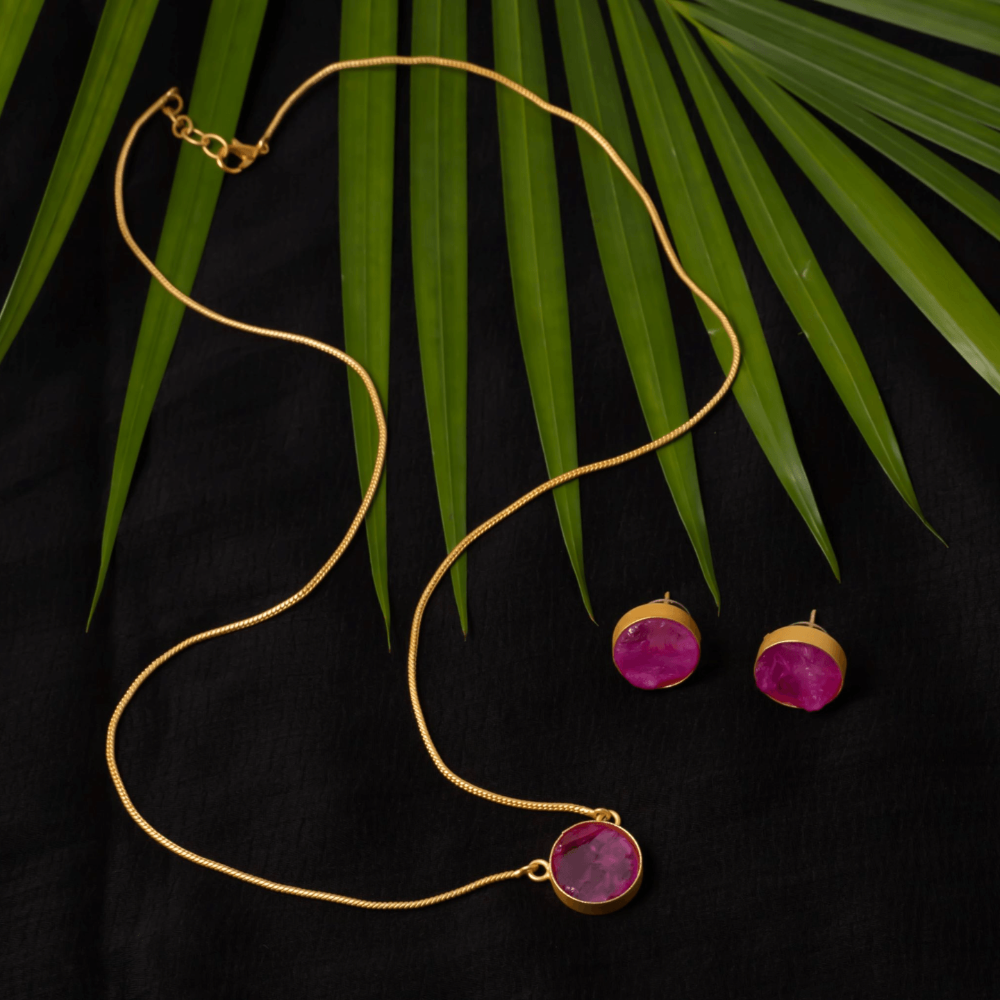 Dark Pink Druzy Gold Tone Pendant Stud Set