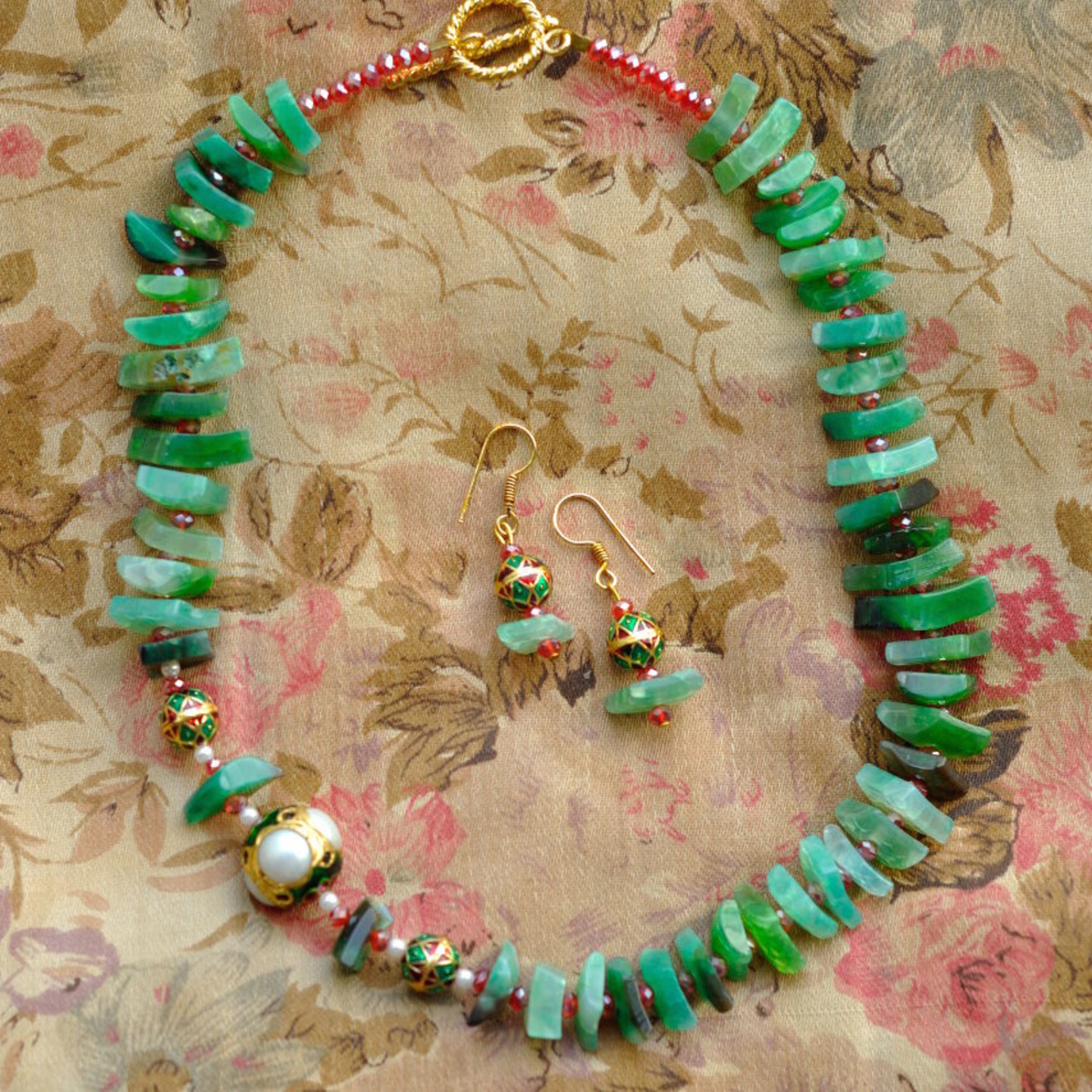 Green Agate Contemporary Necklace