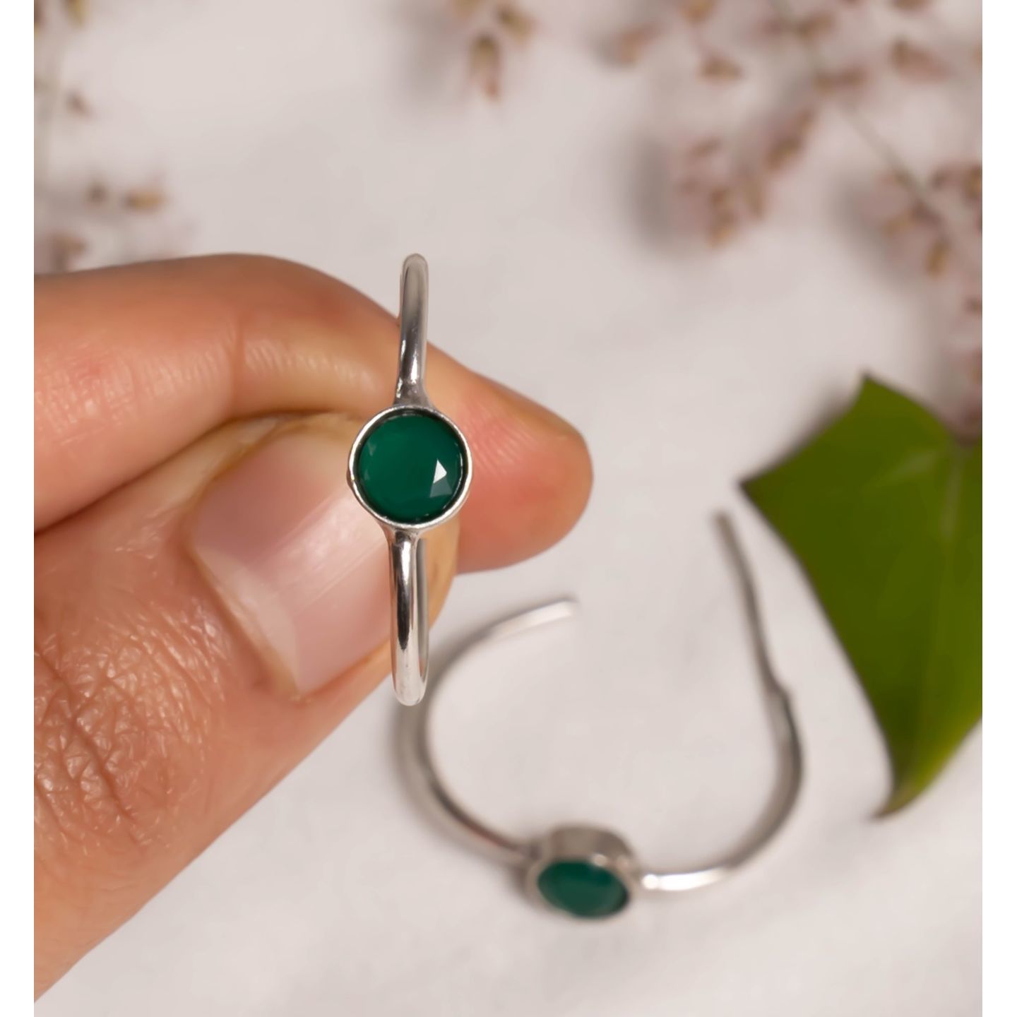 Green stone round earrings