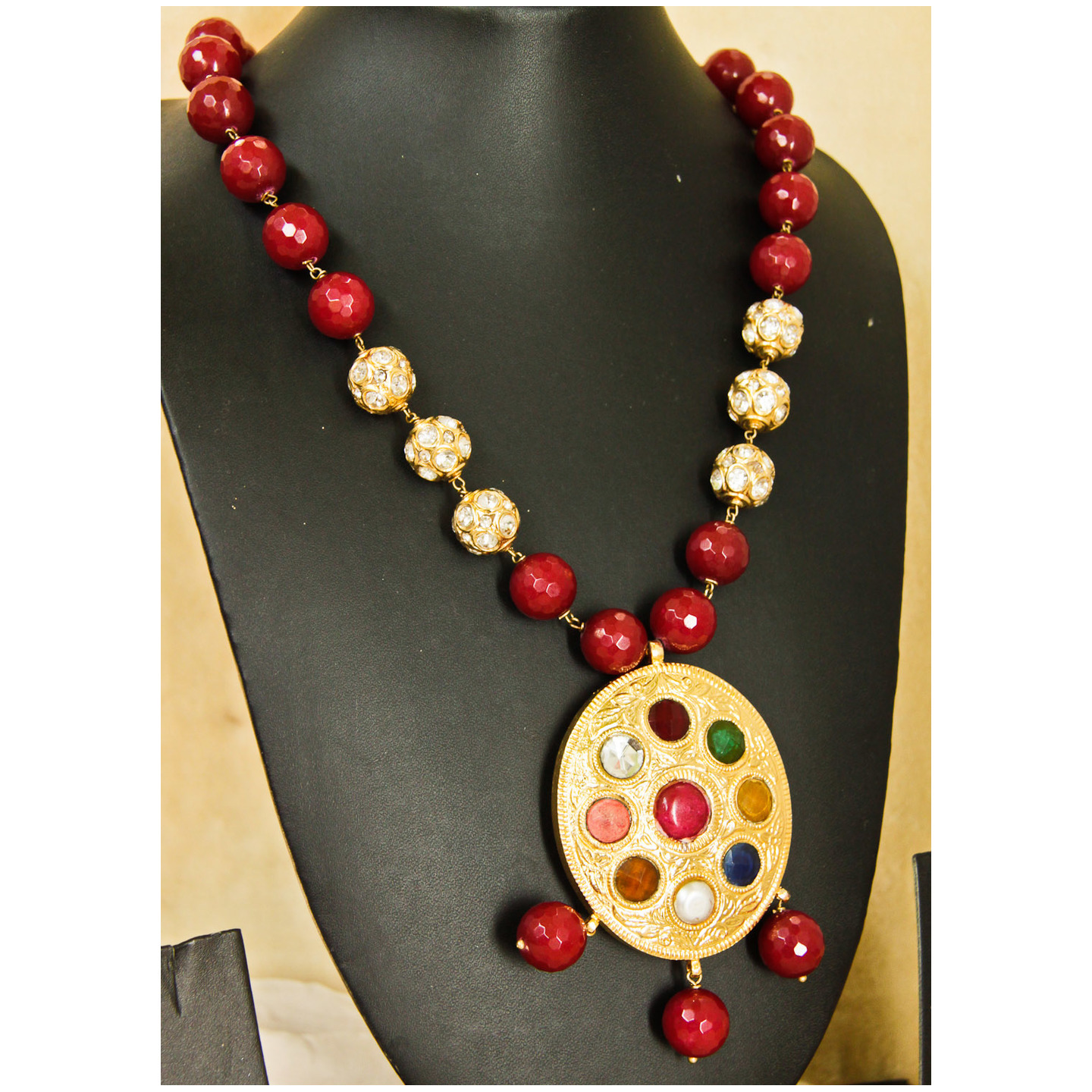 Navarathan & Red Agate Necklace