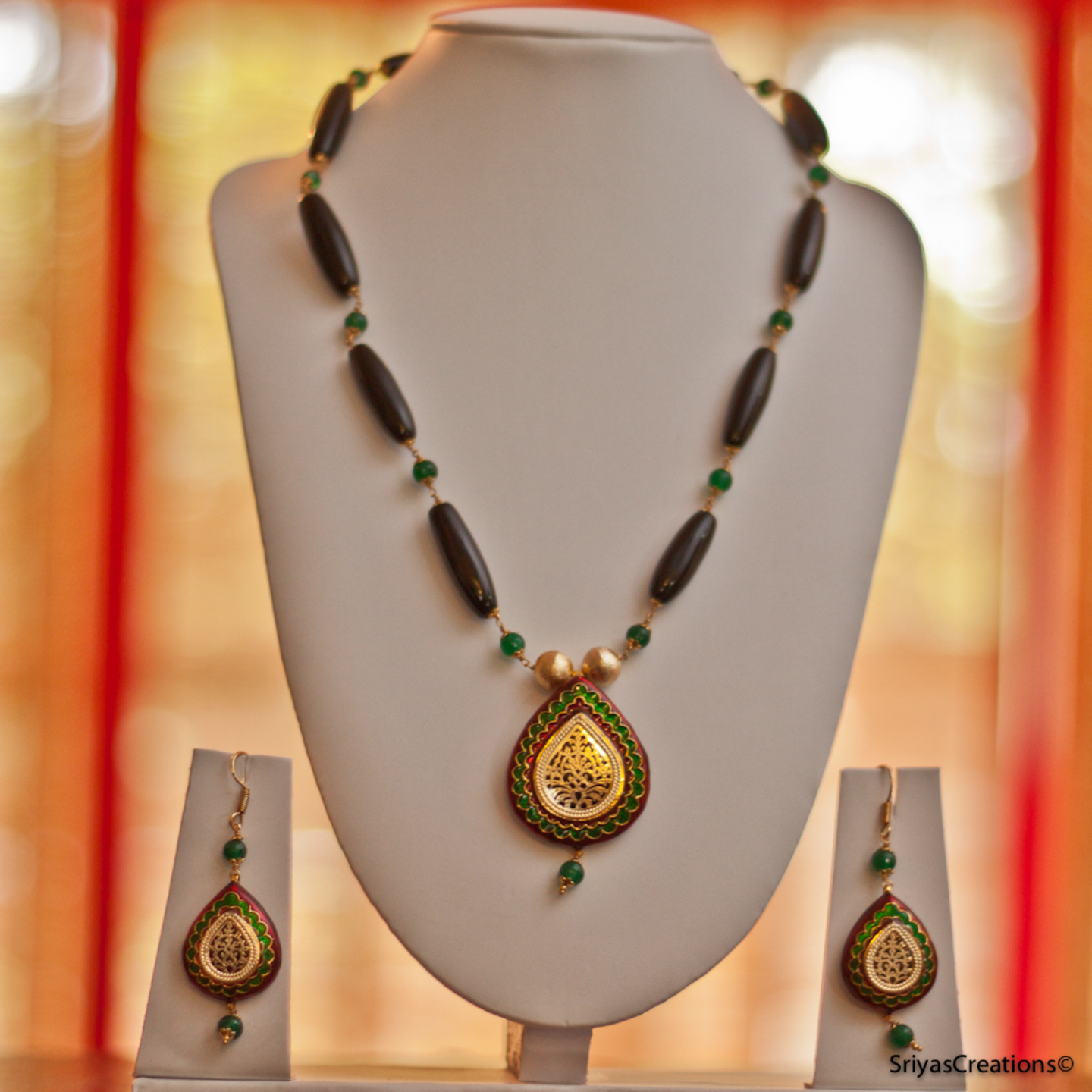 Black Thewa Handmade Necklace Set