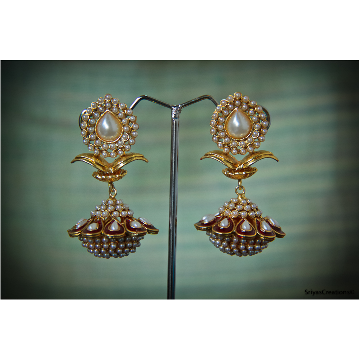 Pearl Drop Floral Dangler