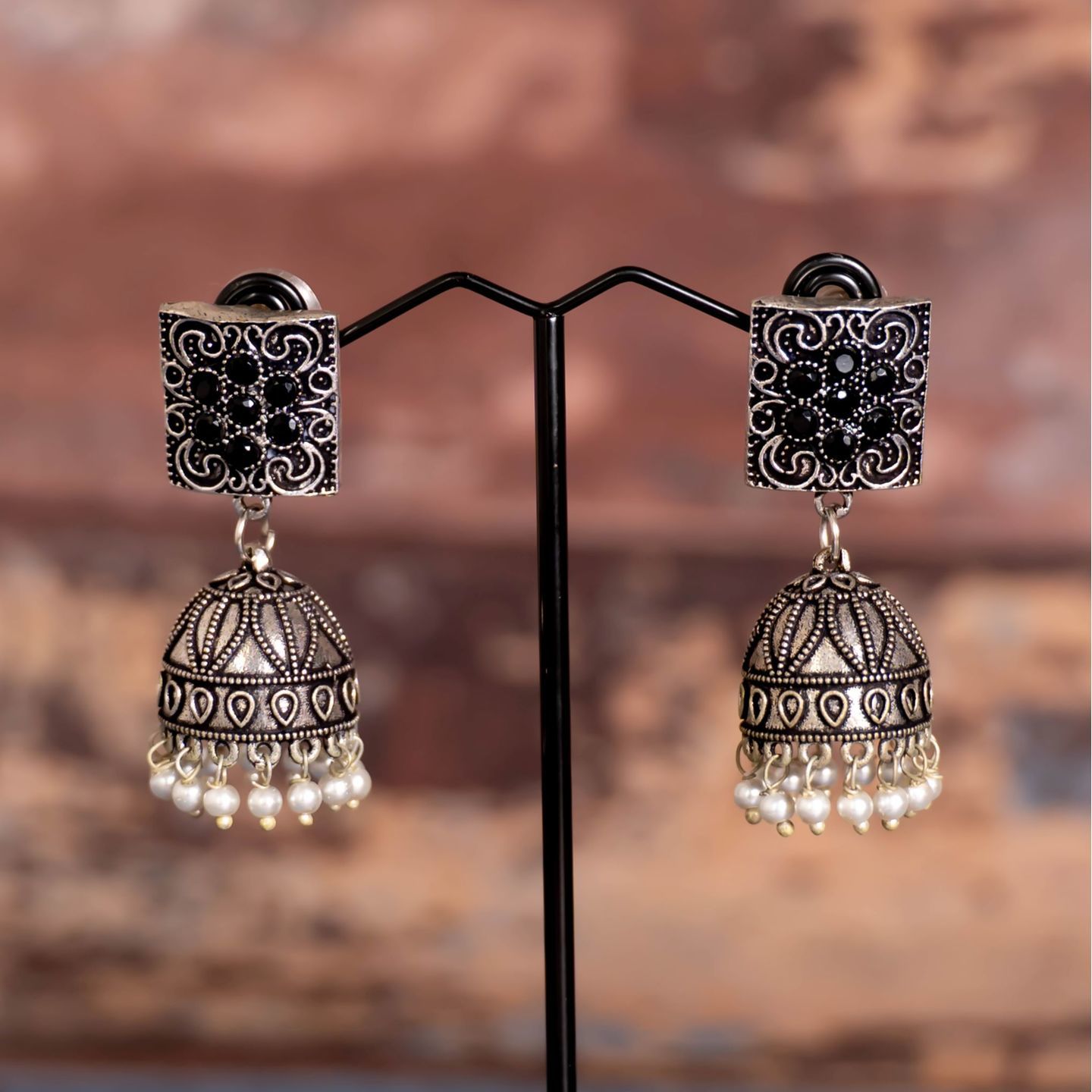 Black Stone Rectangle Top Jhumka