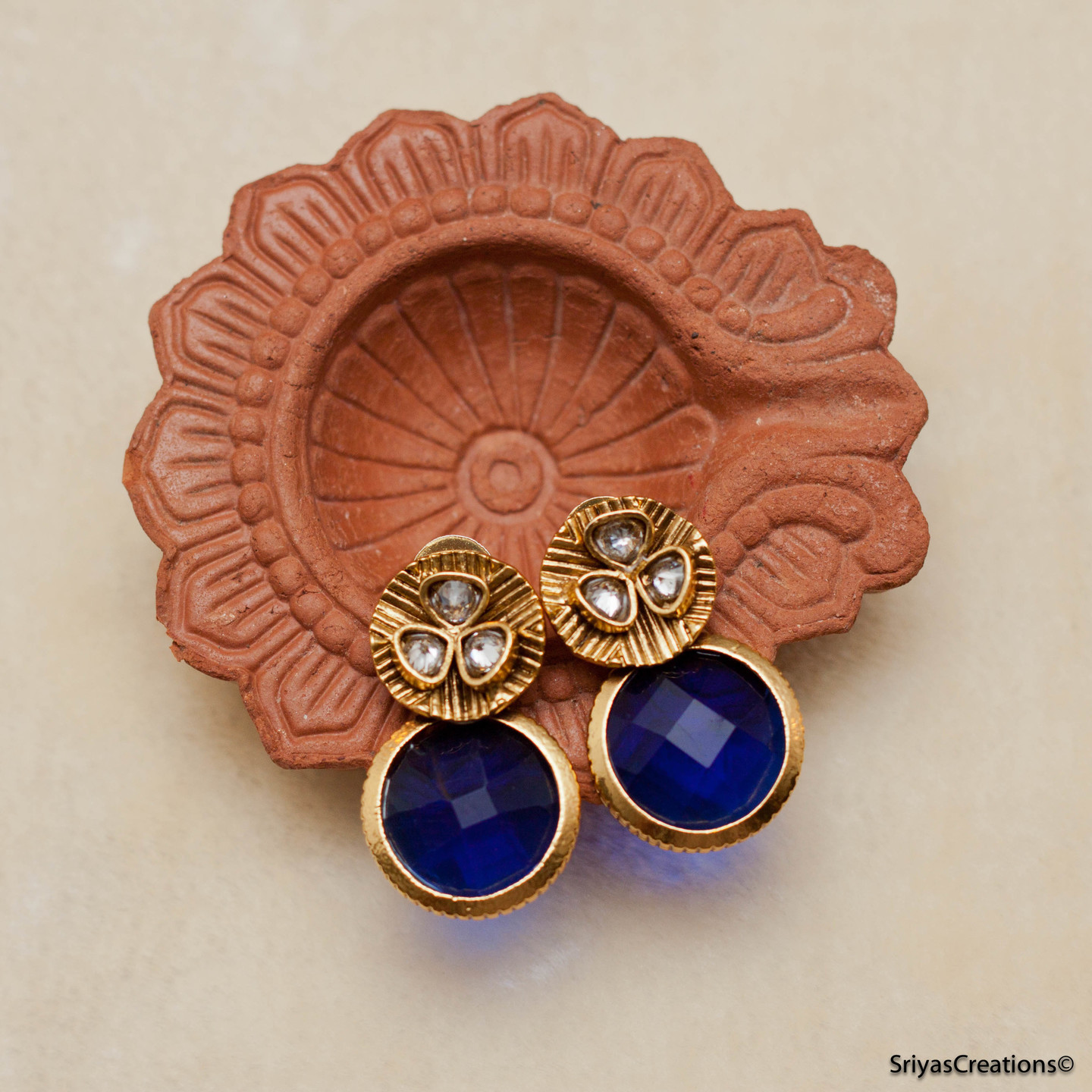 Kundan Top Blue Round Stud 