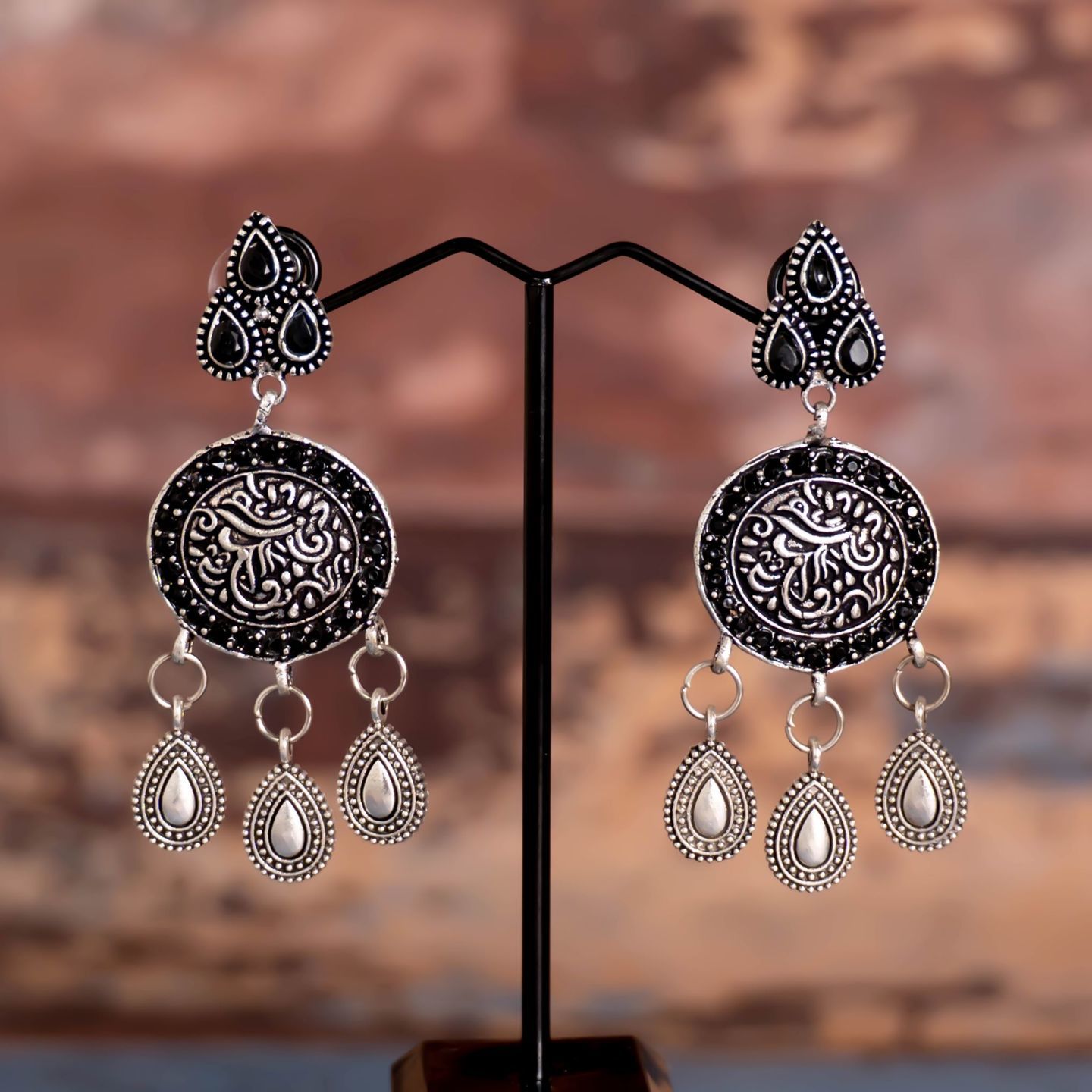 Black Drop Leaf & Round Drop Dangler 