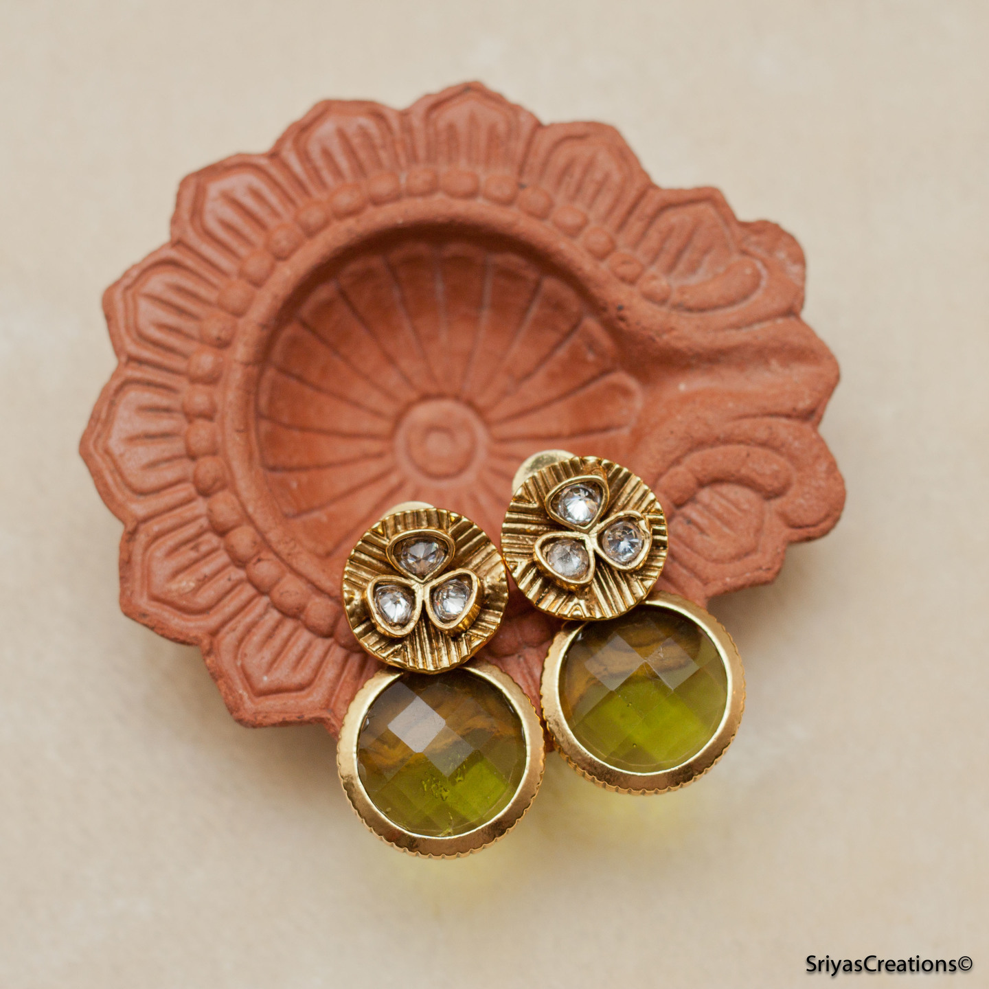 Kundan Top Lemon Green Round Stud 