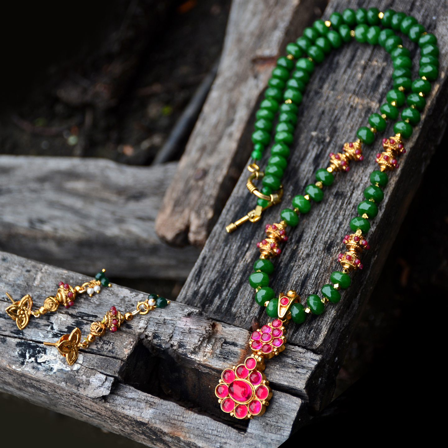Kemp Green Reversible Gold tone Handmade Designer Pendant Set