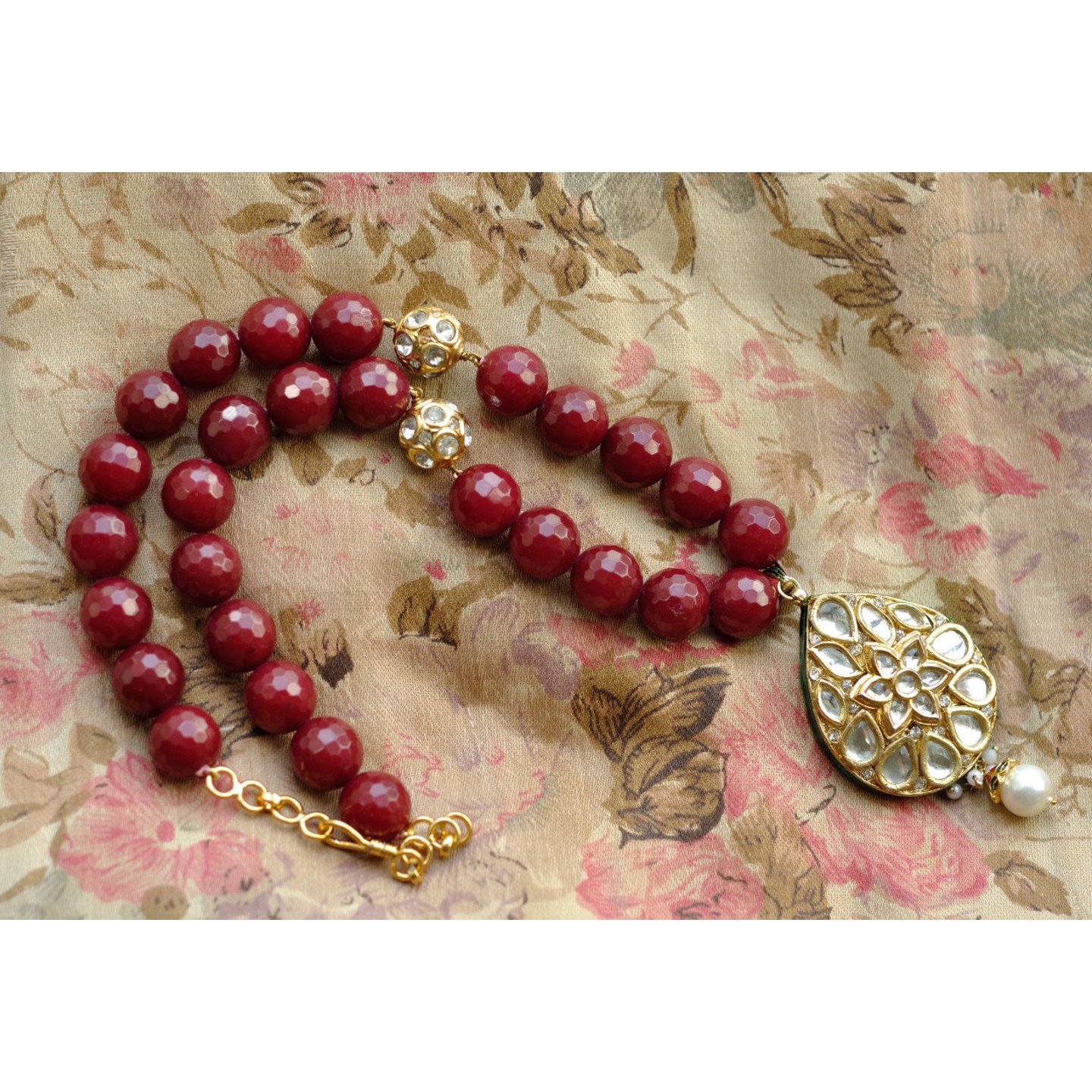 Maroon Agate Necklace & Tear-drop Kundan Pendant