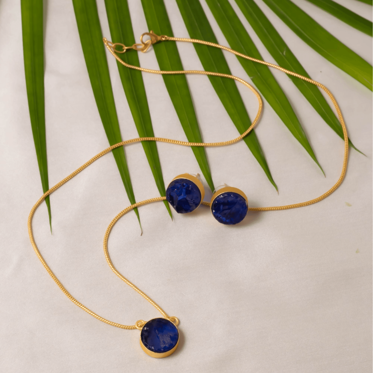 Navy Blue Gold Tone Pendant Stud Set