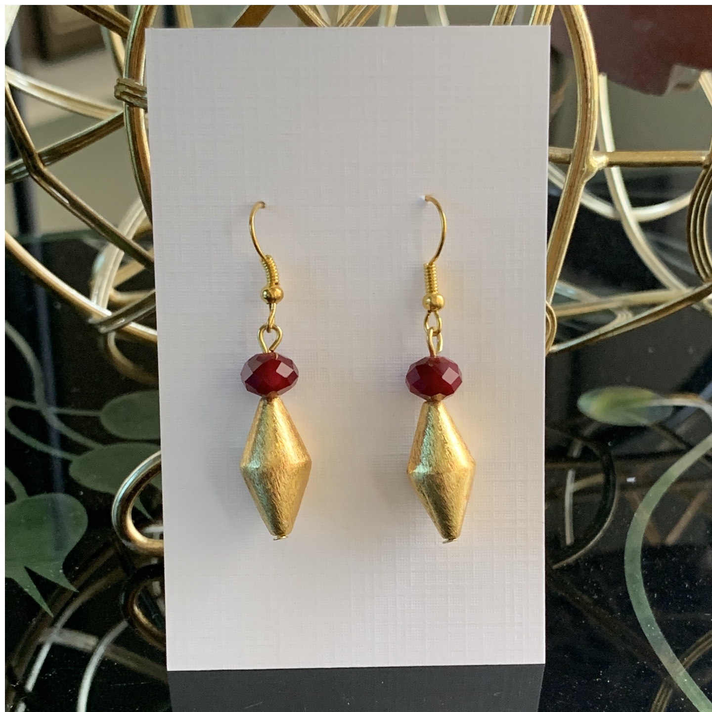 Brushed gold - Spindle maroon
