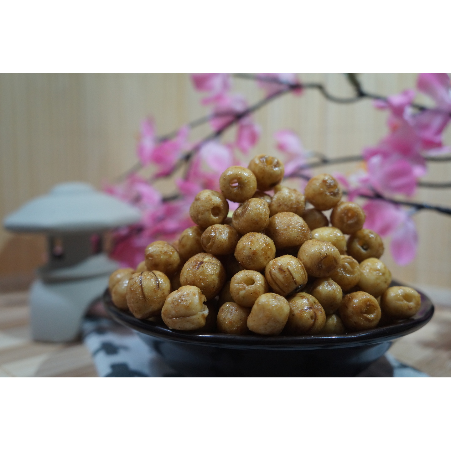 PEPPER SALT LOTUS SEEDS