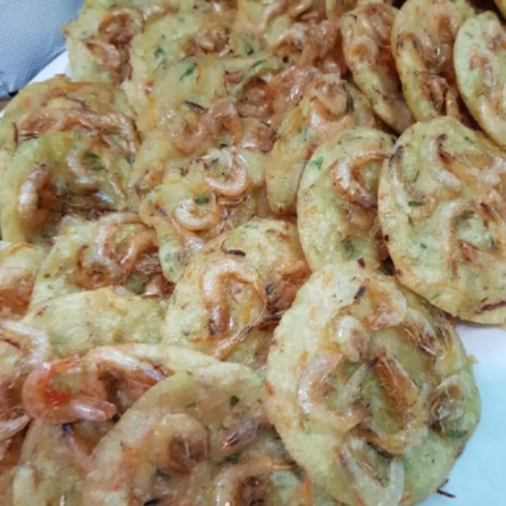 Heypia Chi (Fried Prawn Fritters)