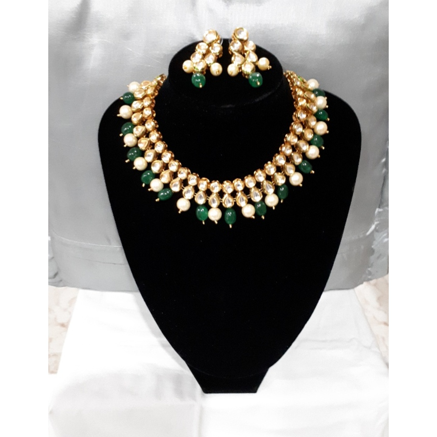 Kundan Neckpiece Set with pearls and Emeralds