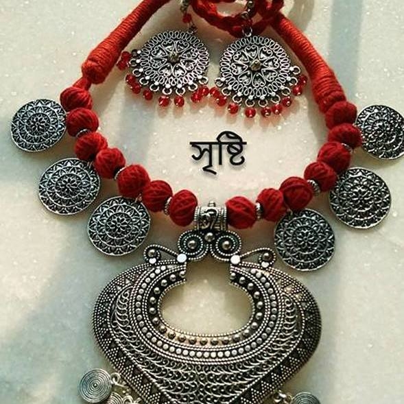 Red threaded Gini Necklace