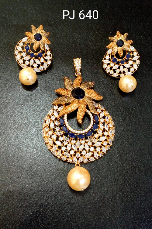 Cubic Zirconia Antique Pendant Set 
