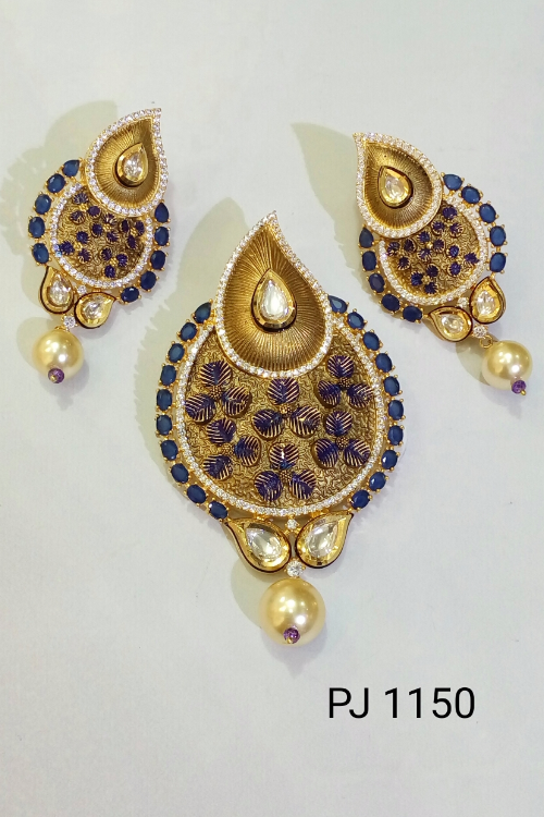 Cubic Zirconia Antique Pendant Set 