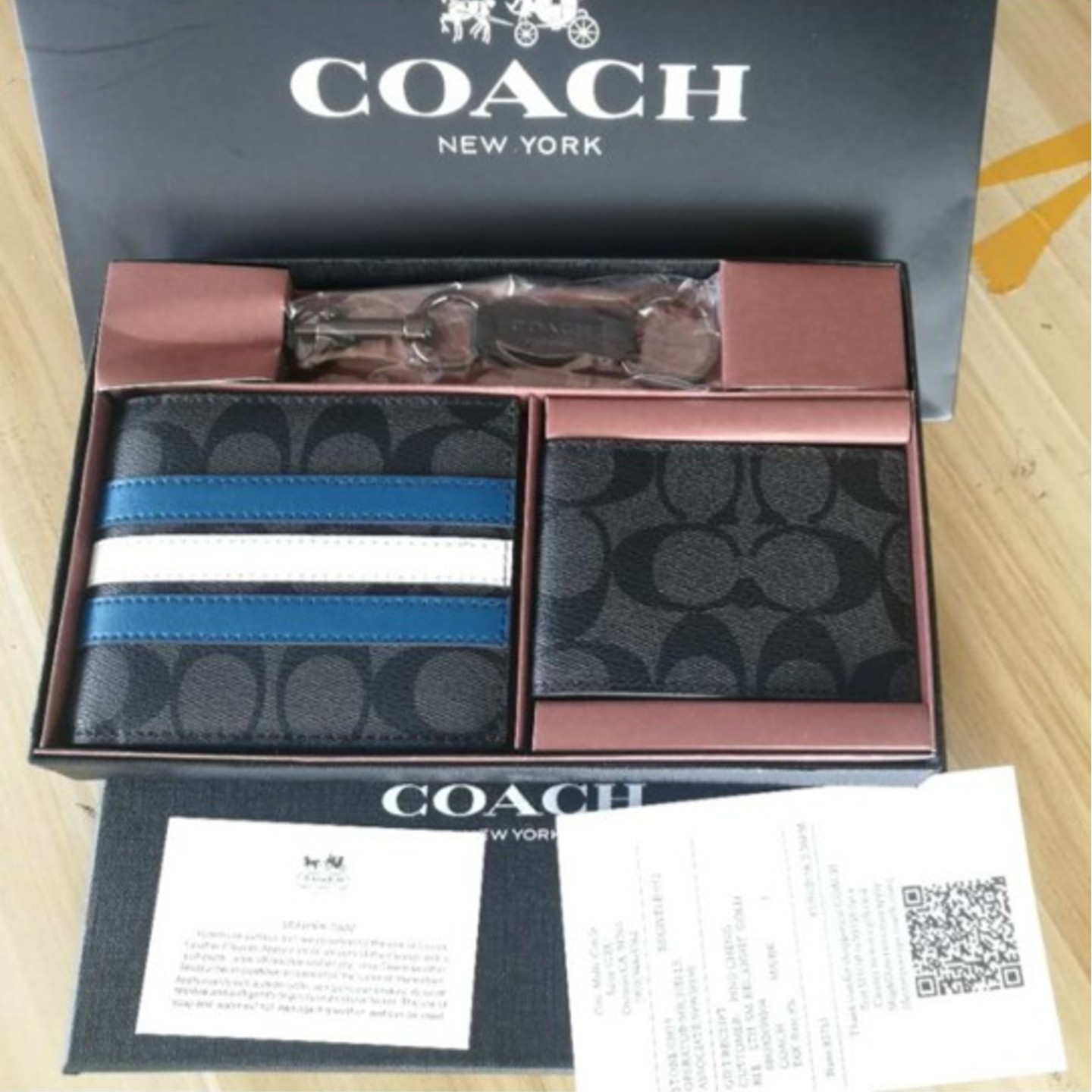 F26072 Coach Wallets  Cardholders Short Wallet