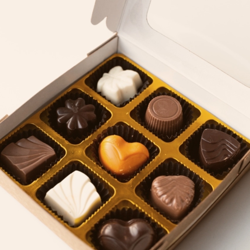 9cavity chocolate box