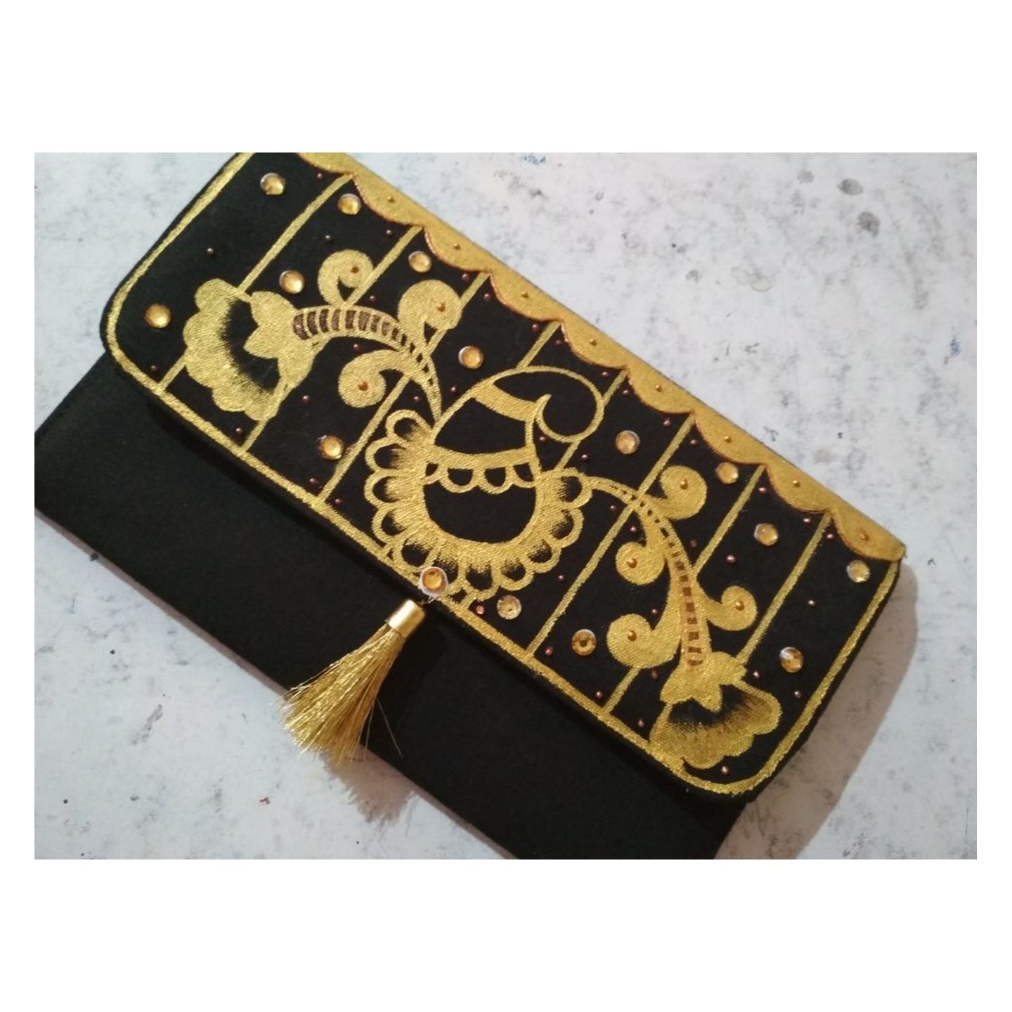 Hand Painting clutch design