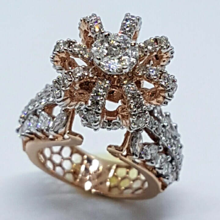 3.25 Carat VVS VS Diamond Ring 18 K BIS Gold (Rose Gold) 