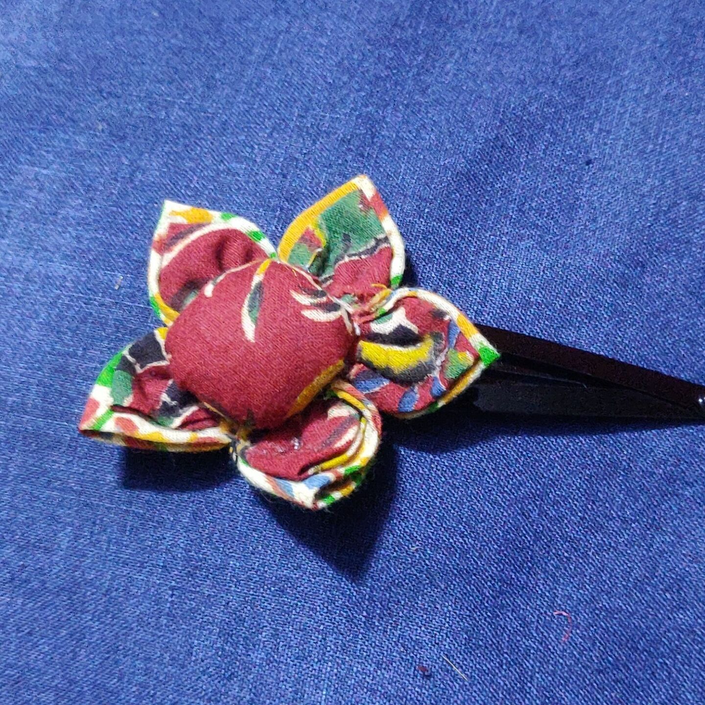 Tic tac clip with fabric flower 