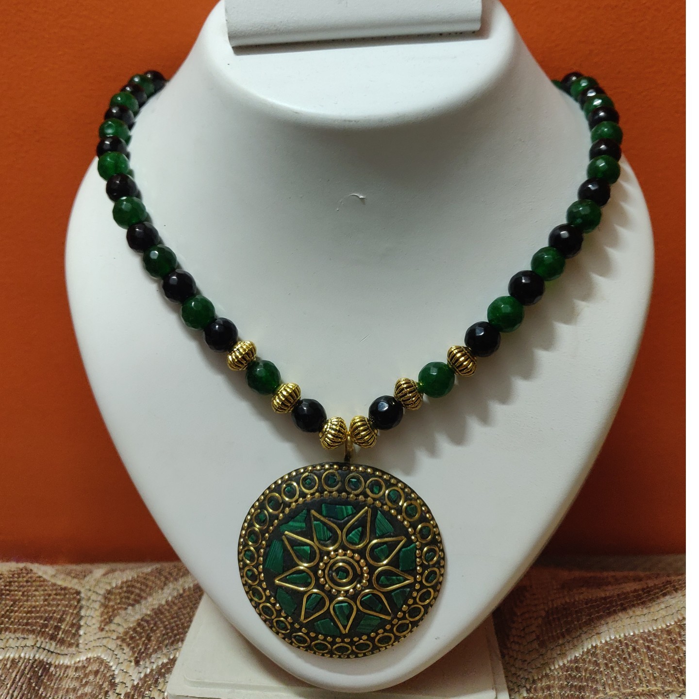 Green and black semi precious beads necklace