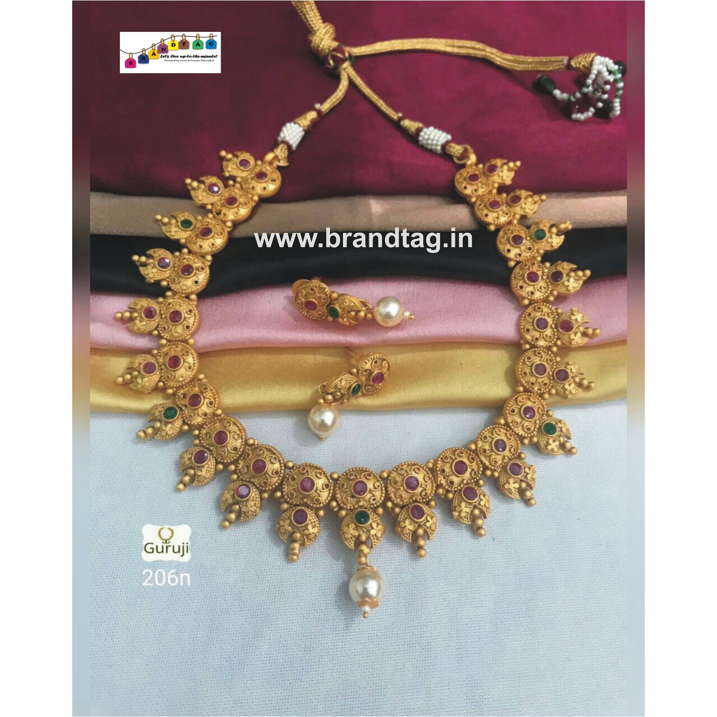 Exquisite Golden Heart Necklace set!! 